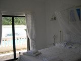 villa white bedroom
